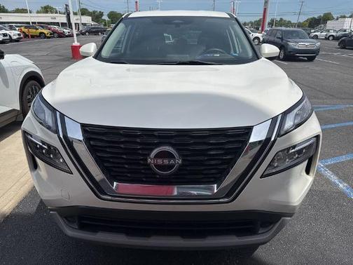 White 2023 Nissan Rogue SV