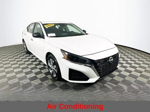 Glacier White 2025 Nissan Altima S