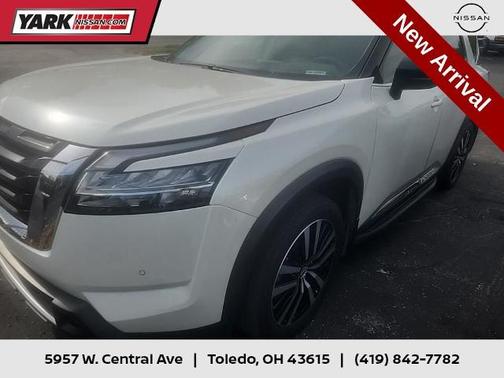 2023 Nissan Pathfinder Platinum