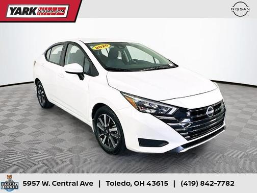Aspen White 2025 Nissan Versa 1.6 SV