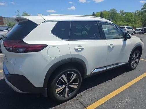 White 2023 Nissan Rogue Platinum
