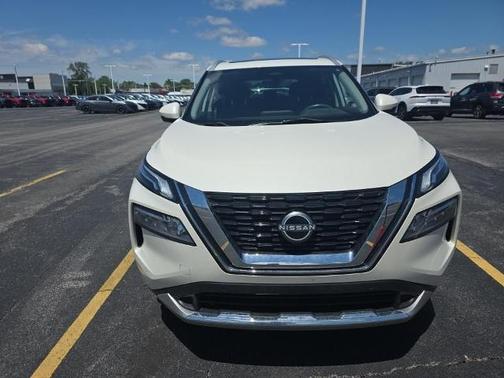 White 2023 Nissan Rogue Platinum