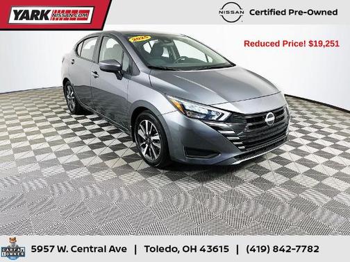 Gun Metallic 2025 Nissan Versa 1.6 SV