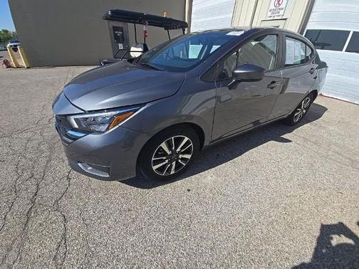 Gun Metallic 2025 Nissan Versa 1.6 SV