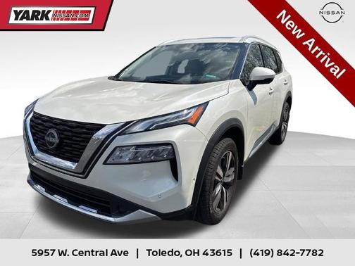 White 2023 Nissan Rogue Platinum