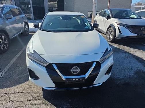 2023 Nissan Maxima SV