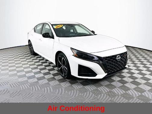 2023 Nissan Altima 2.5 SR