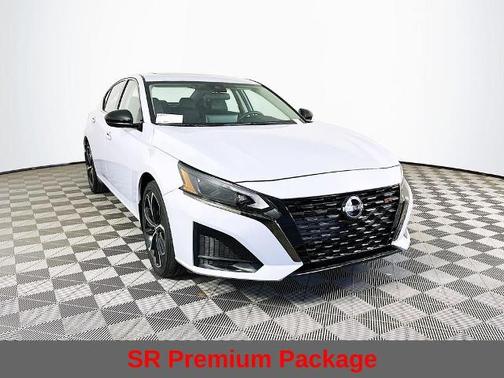 Gray Sky Pearl 2023 Nissan Altima 2.5 SR