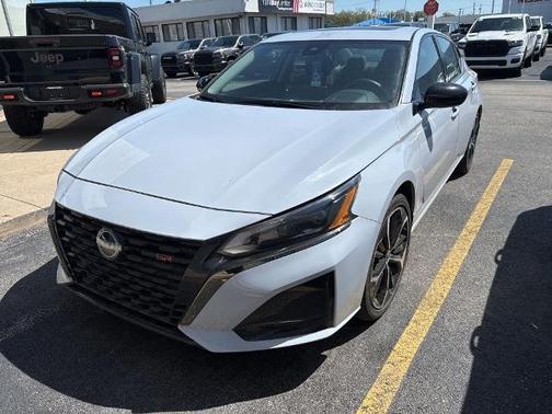 Gray Sky Pearl 2023 Nissan Altima 2.5 SR
