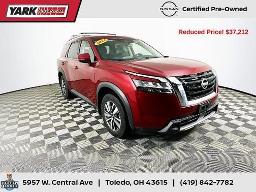 Scarlet Ember 2024 Nissan Pathfinder SL