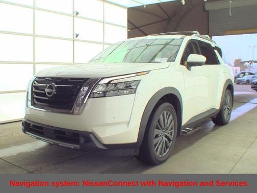 2024 Nissan Pathfinder SL