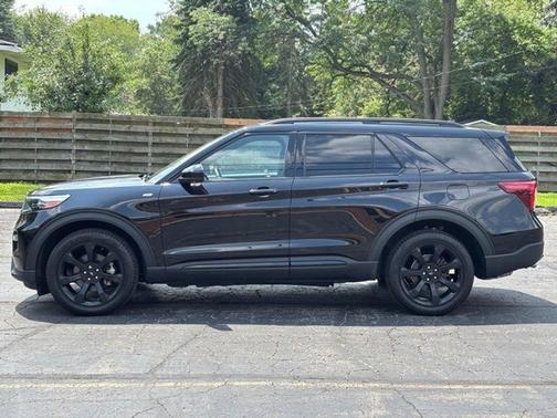 2023 Ford Explorer ST-Line