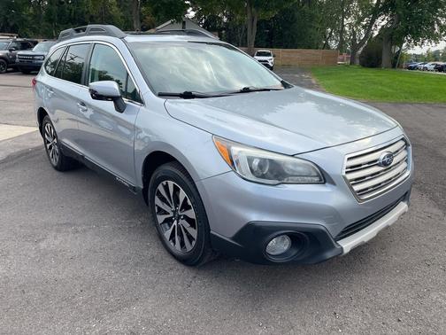 Ice Silver Metallic 2015 Subaru Outback 3.6R Limited