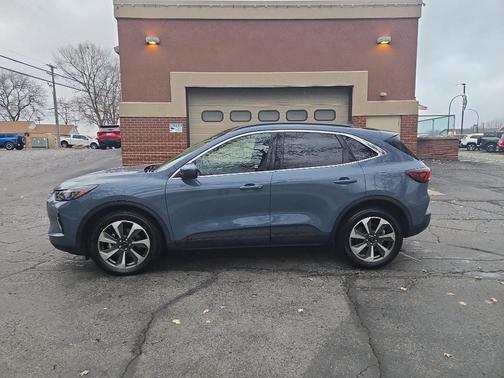 2023 Ford Escape Platinum