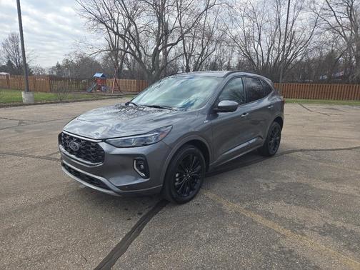 2023 Ford Escape ST-Line Elite