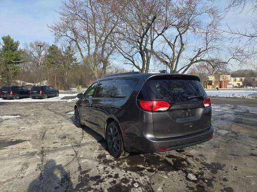 2020 Chrysler Pacifica Red S Edition
