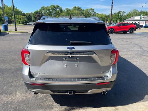 ICONIC SILVER METALLIC 2023 Ford Explorer Limited