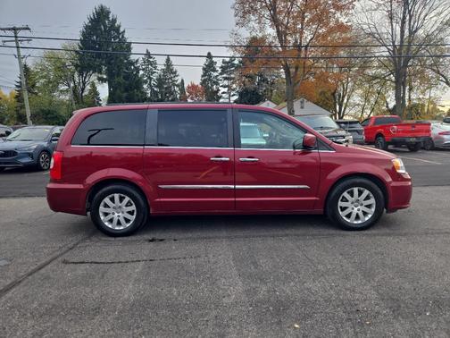 2014 Chrysler Town & Country Touring