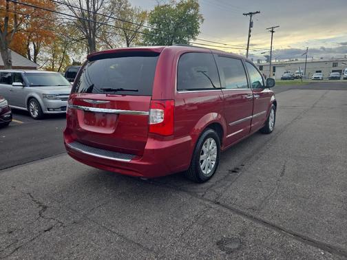 2014 Chrysler Town & Country Touring