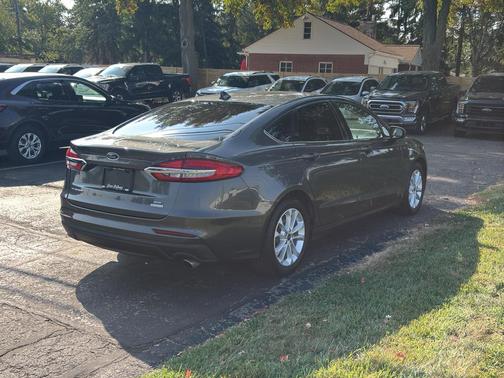 2020 Ford Fusion SE