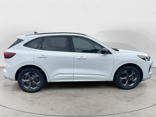 Oxford White 2023 Ford Escape ST-Line