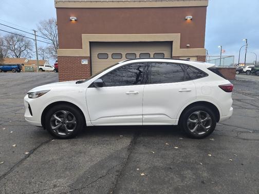 2023 Ford Escape ST-Line