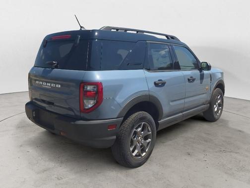 AZURE GRAY METALLIC TRI-COAT 2024 Ford Bronco Sport Badlands