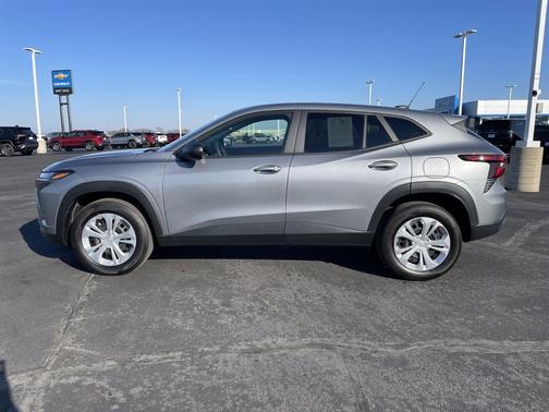 2025 Chevrolet Trax LS