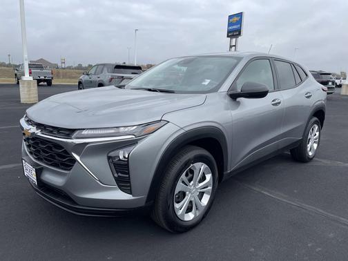 2025 Chevrolet Trax LS