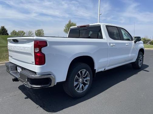 Summit White 2026 Chevrolet Silverado 1500 LT