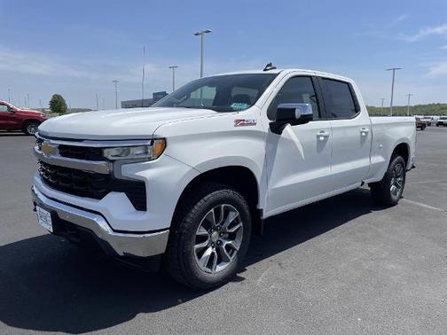 Summit White 2026 Chevrolet Silverado 1500 LT