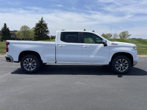 Summit White 2026 Chevrolet Silverado 1500 LT