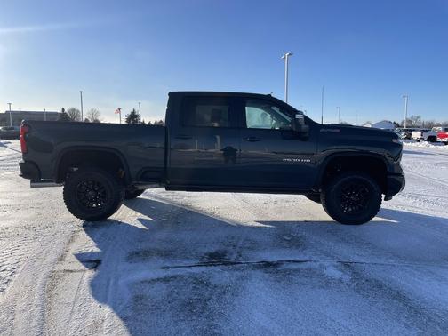 2025 Chevrolet Silverado 2500 4WD Crew Cab Standard Bed ZR2