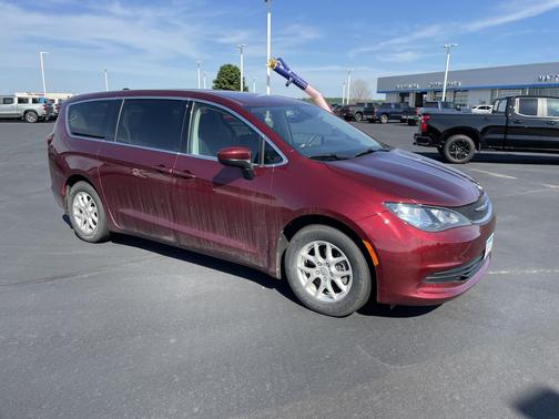 Velvet Red Pearlcoat 2017 Chrysler Pacifica Touring