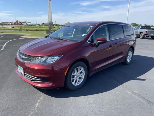 Velvet Red Pearlcoat 2017 Chrysler Pacifica Touring