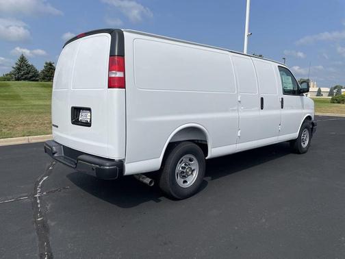 Summit White 2026 Chevrolet Express 3500 3500 Extended Wheelbase, WT, RWD