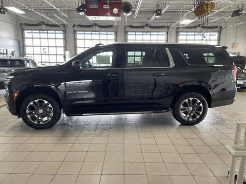 2025 Chevrolet Suburban LT