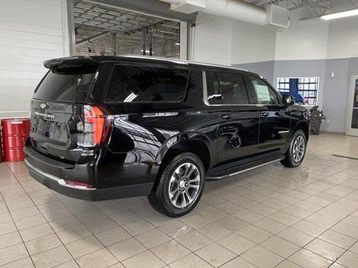 2025 Chevrolet Suburban LT