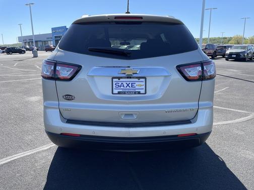 Champagne Silver Metallic 2016 Chevrolet Traverse 1LT