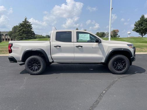 White Sands 2026 Chevrolet Colorado Trail Boss