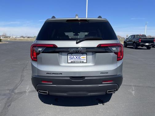 2023 GMC Acadia AWD SLT