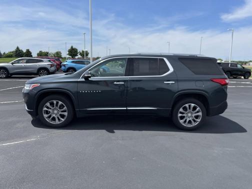 Graphite Metallic 2018 Chevrolet Traverse Premier