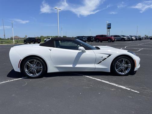 Arctic White 2017 Chevrolet Corvette Stingray