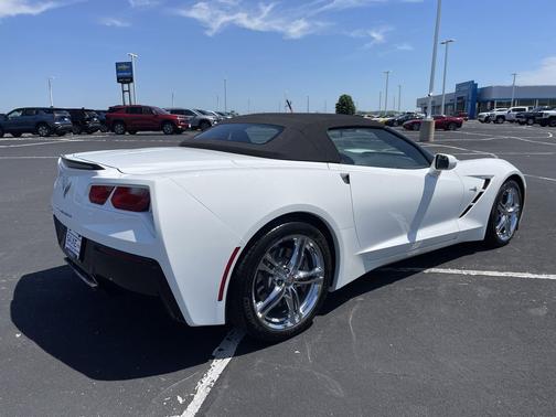 Arctic White 2017 Chevrolet Corvette Stingray