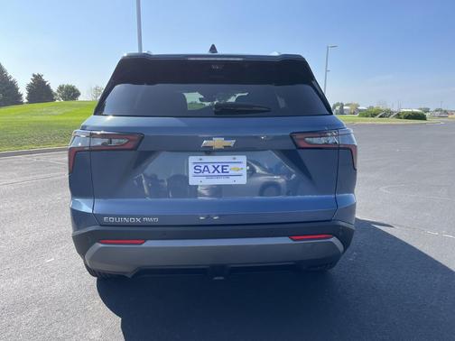 Lakeshore Blue Metallic 2025 Chevrolet Equinox 1LT