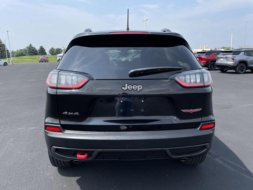 2022 Jeep Cherokee Trailhawk