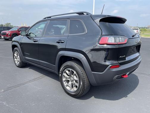 2022 Jeep Cherokee Trailhawk