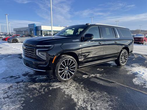 2025 Chevrolet Suburban 4WD High Country