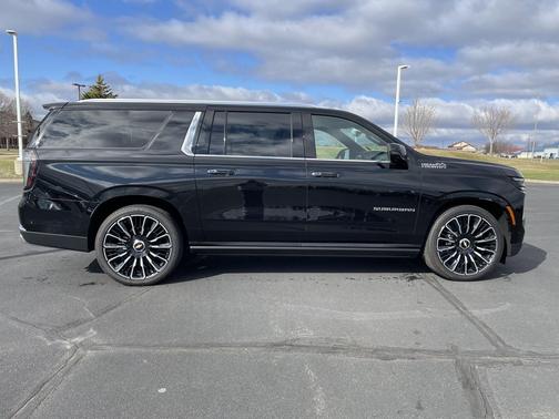 2025 Chevrolet Suburban 4WD High Country
