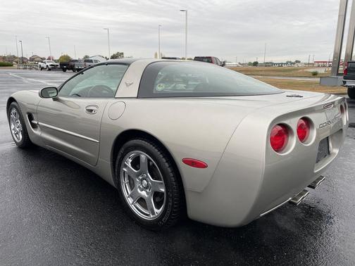 1999 Chevrolet Corvette Base